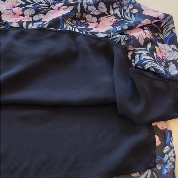 Vince Camuto Navy Floral Spring Injection Sleeveless Roundneck Blouse Sz XXL. - Picture 9 of 12